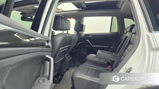 Volkswagen Tiguan second Generation 2018 Белый из Кореи, фото 3