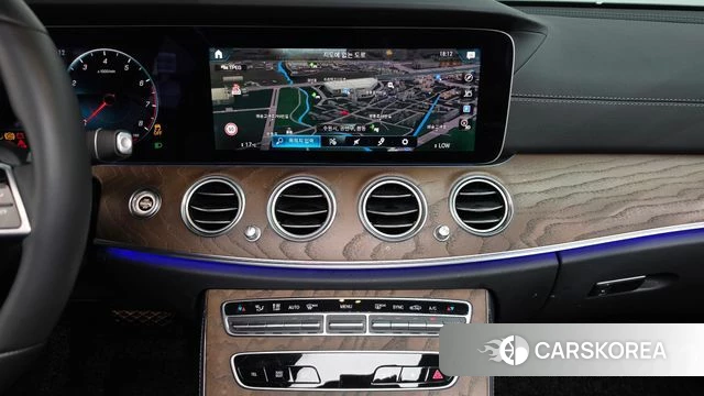 Mercedes-Benz E-Class W213 2021 Белый из Кореи, фото 3