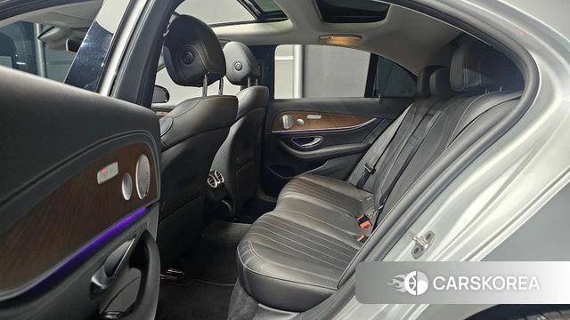 Mercedes-Benz E-Class W213 2019 Серебряный из Кореи, фото 3