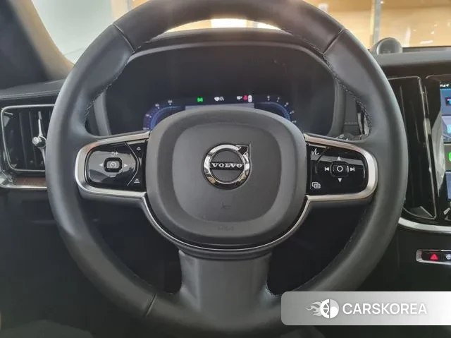 Volvo V60 Cross-Country 2nd Generation 2025 Белый из Кореи, фото 3