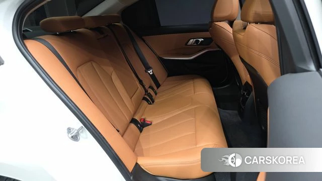 BMW 3 Series (G20) 2023 Белый из Кореи, фото 3