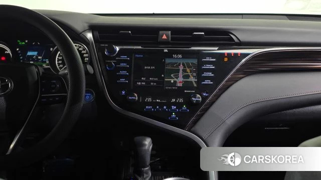 Toyota Camry (XV70) 2020 Белый из Кореи, фото 3