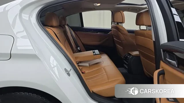 BMW 5 Series (G30) 2020 Белый из Кореи, фото 3