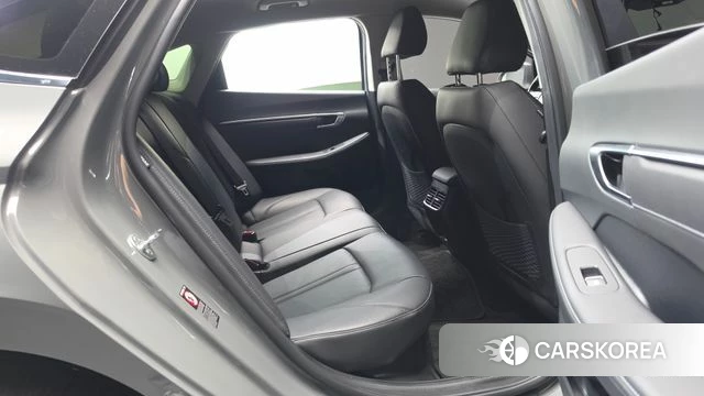 Hyundai Sonata Hybrid (DN8) 2022 Серебристо-серый из Кореи, фото 3