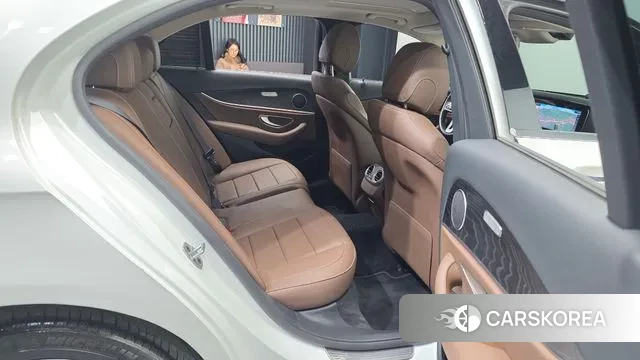 Mercedes-Benz E-Class W213 2020 Белый из Кореи, фото 3