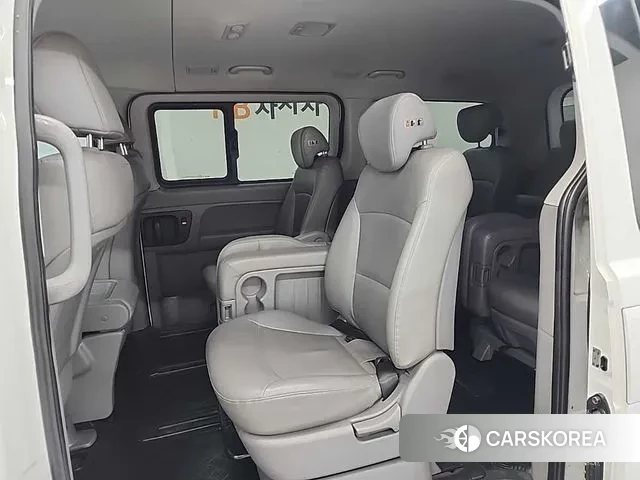 Hyundai The New Grand Starex 2019 Белый из Кореи, фото 3