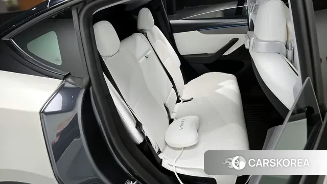 Tesla Model Y 2025 Серебристо-серый из Кореи, фото 3