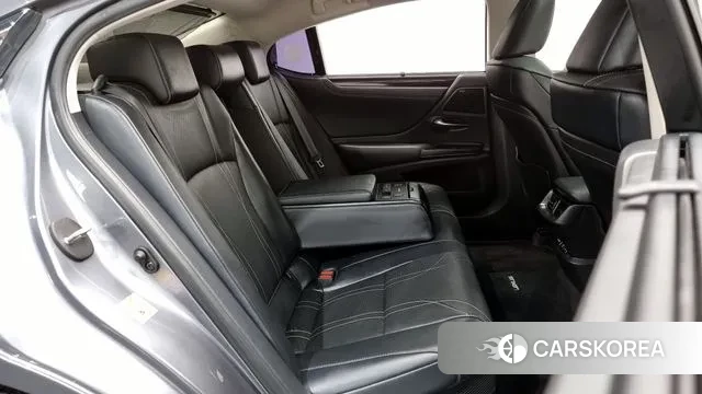 Lexus ES300h 7th generation 2019 Серый из Кореи, фото 3