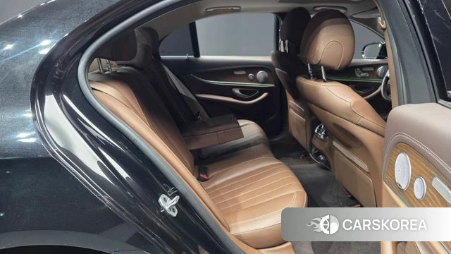 Mercedes-Benz E-Class W213 2018 Черный из Кореи, фото 3