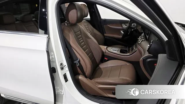 Mercedes-Benz E-Class W213 2020 Белый из Кореи, фото 3