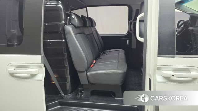 Hyundai Staria 2022 Белый из Кореи, фото 3