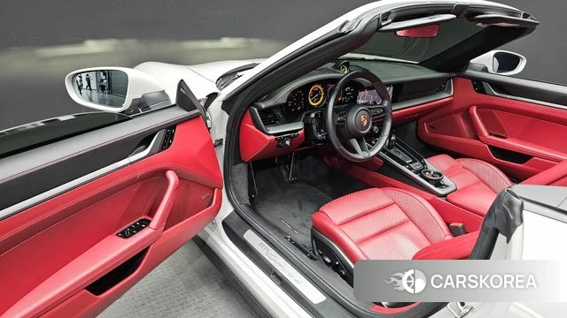 Porsche 911(992) 2021 Серебристо-серый из Кореи, фото 3