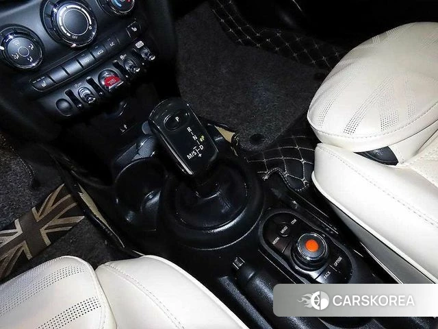 Mini Cooper 2022 Красный из Кореи, фото 3