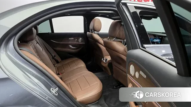 Mercedes-Benz E-Class W213 2022 Серебристо-серый из Кореи, фото 3