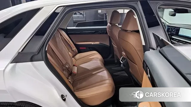 Hyundai Grandeur Hybrid (GN7) 2023 Белый из Кореи, фото 3