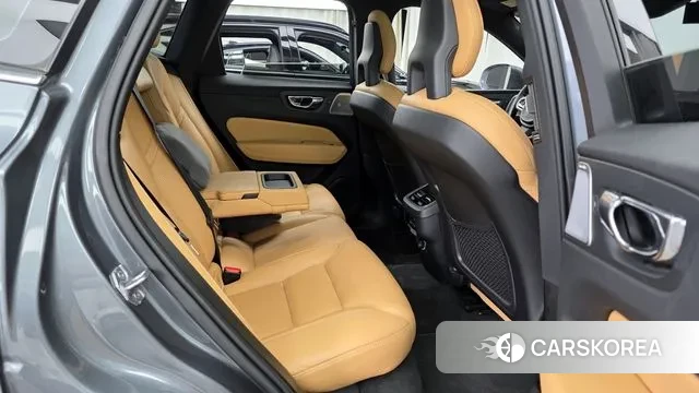 Volvo XC60 second Generation 2018 Серый из Кореи, фото 3