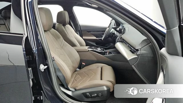 BMW 5 Series (G60) 2026 Черный из Кореи, фото 3