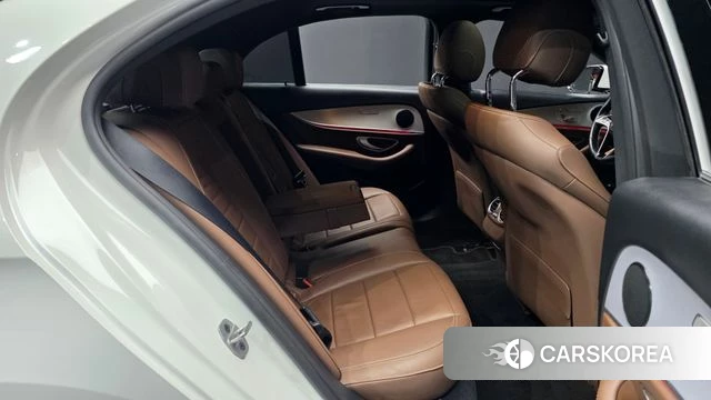 Mercedes-Benz E-Class W213 2021 Белый из Кореи, фото 3