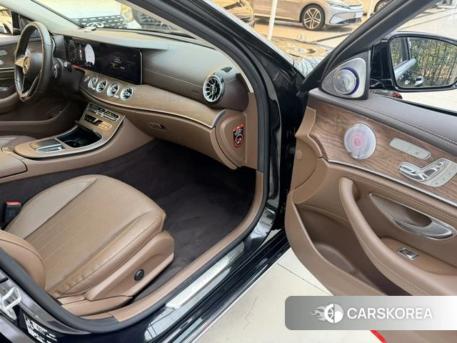 Mercedes-Benz E-class 2022 Черный из Китая, фото 3