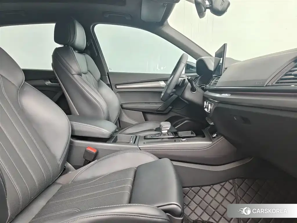 Audi Q5L 2024 Черный из Китая, фото 3
