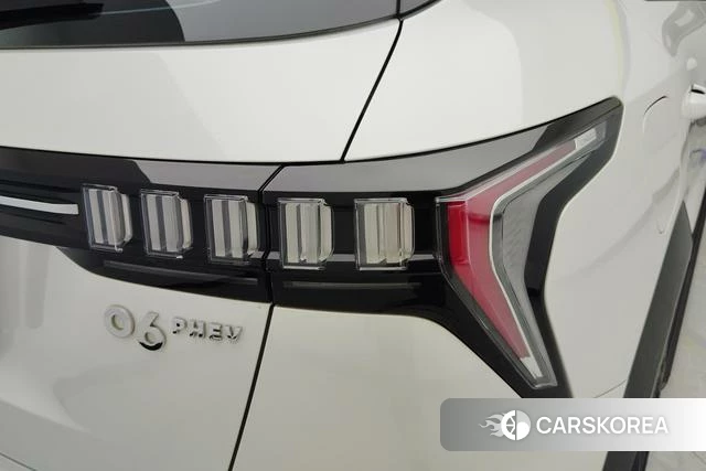 Lynk 06 EM-P 2022 Белый из Китая, фото 3
