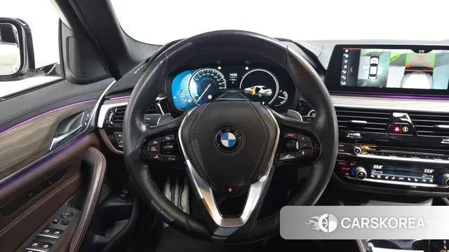 BMW 5 Series (G30) 2018 Белый из Кореи, фото 3