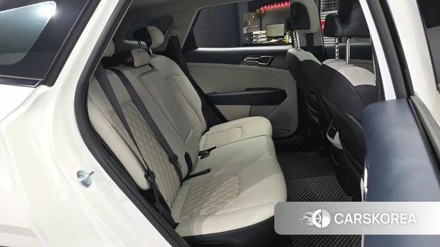 Kia Sportage 5th Generation 2023 Белый из Кореи, фото 3