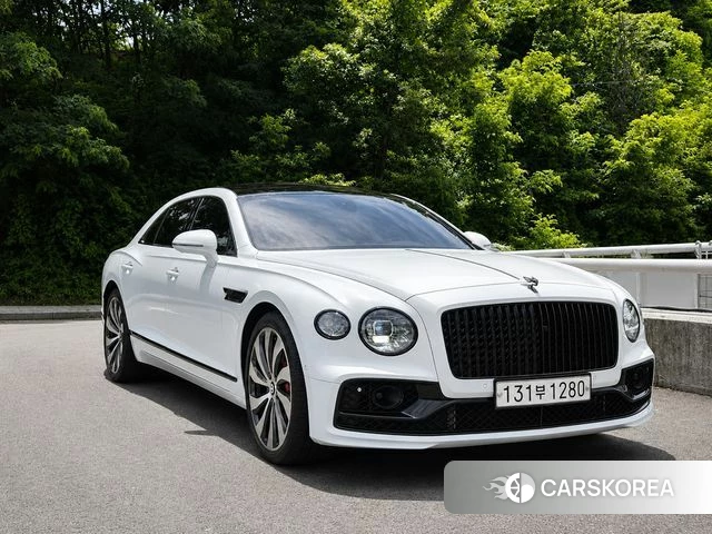Bentley Flying Spur 3rd Generation 2022 Серебристо-серый из Кореи, фото 3