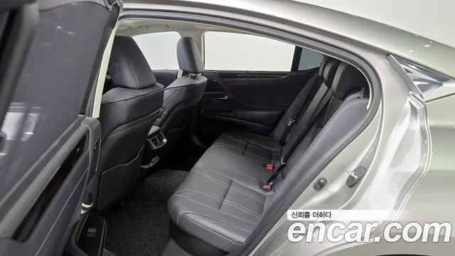 Lexus ES300h 7th generation 2020 Серебряный из Кореи, фото 3