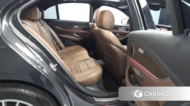 Mercedes-Benz E-Class W213 2021 Серый из Кореи, фото 3