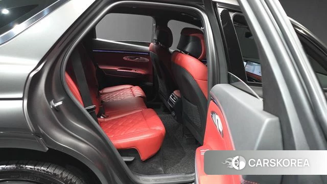 Genesis GV70 2024 Серый из Кореи, фото 3