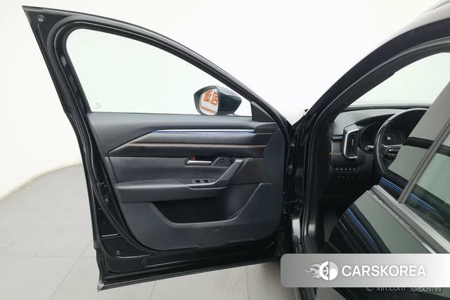 Mazda CX-50 line also 2023 Черный из Китая, фото 3