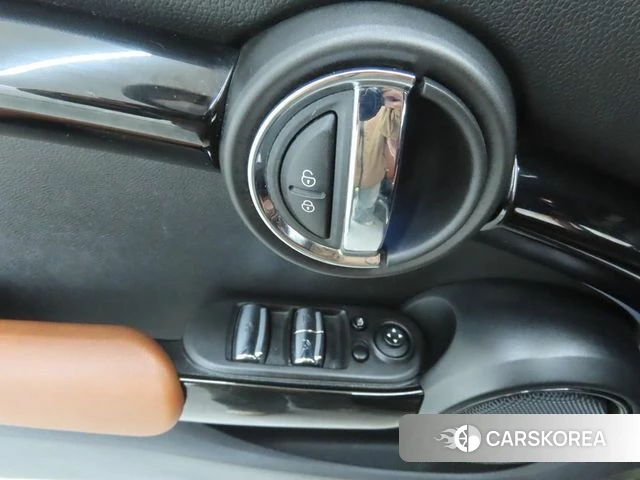 Mini Cooper S Convertible 2022 Желтый из Кореи, фото 3