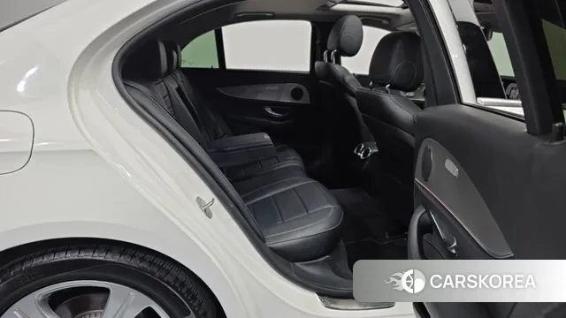 Mercedes-Benz E-Class W213 2018 Белый из Кореи, фото 3