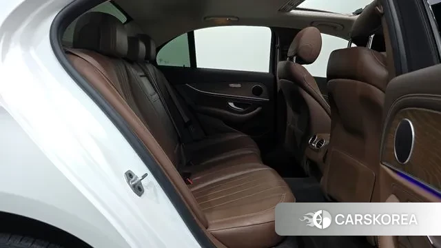 Mercedes-Benz E-Class W213 2020 Белый из Кореи, фото 3