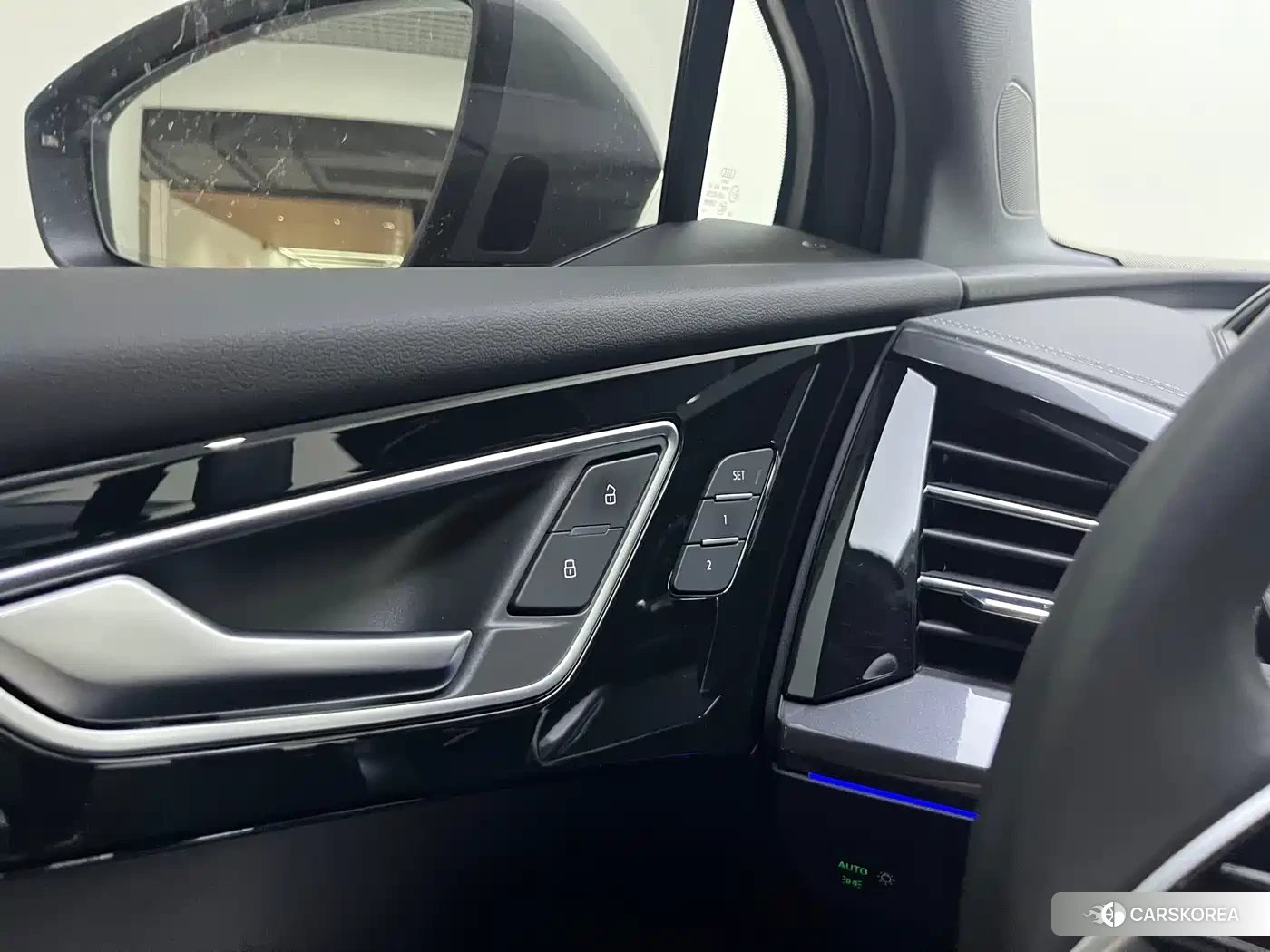 Audi Q4 e-tron 2023 Silver/gray из Китая, фото 3