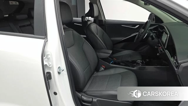 Kia Di Ol Nu Niro 2026 Белый из Кореи, фото 3