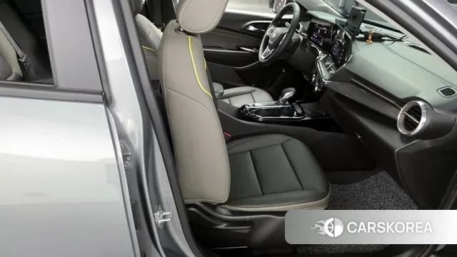 Chevrolet (GM Daewoo) Trax Crossover 2024 Серый из Кореи, фото 3