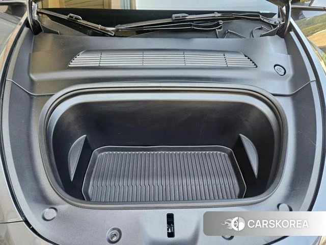 Tesla Model Y 2025 Серый из Кореи, фото 3