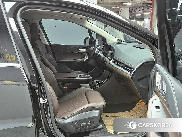 BMW 2 Series Active Tourer (U06) 2025 Черный из Кореи, фото 3