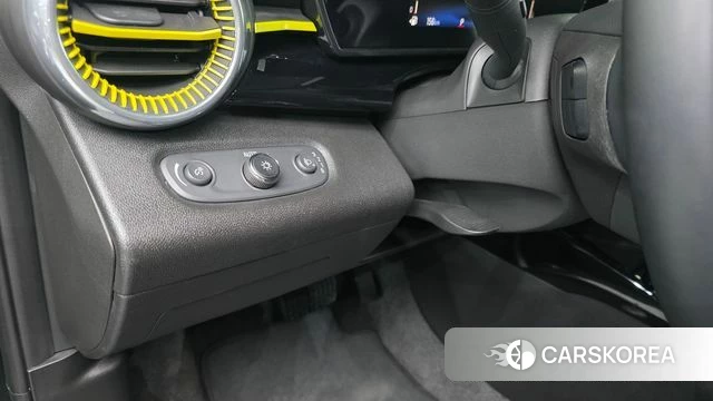 Chevrolet (GM Daewoo) Trax Crossover 2023 Черный из Кореи, фото 3