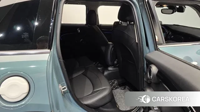 Mini Cooper S 2023 Цвет галактики из Кореи, фото 3