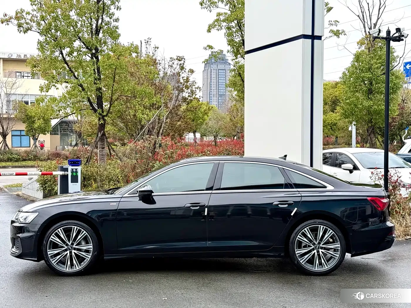 Audi A6L 2022 Черный из Китая, фото 3