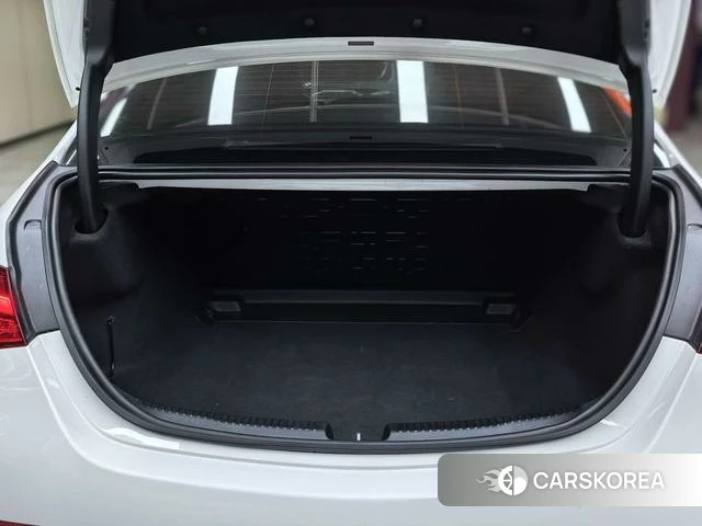 Mercedes-Benz Class C 2023 Белый из Китая, фото 3