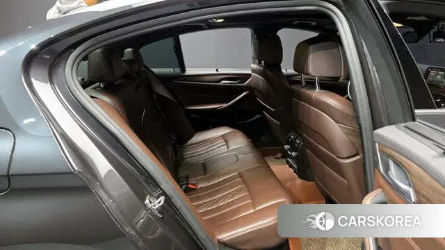 BMW 5 Series (G30) 2018 Серый из Кореи, фото 3