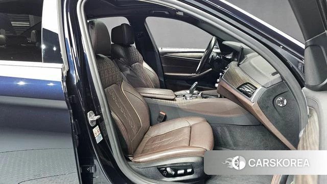 BMW 5 Series (G30) 2019 Черный из Кореи, фото 3