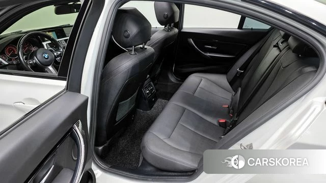 BMW 3 Series (F30) 2018 Белый из Кореи, фото 3