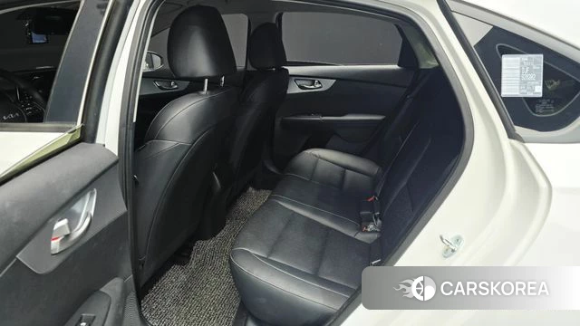 Kia The New K3 2nd generation 2021 Белый из Кореи, фото 3
