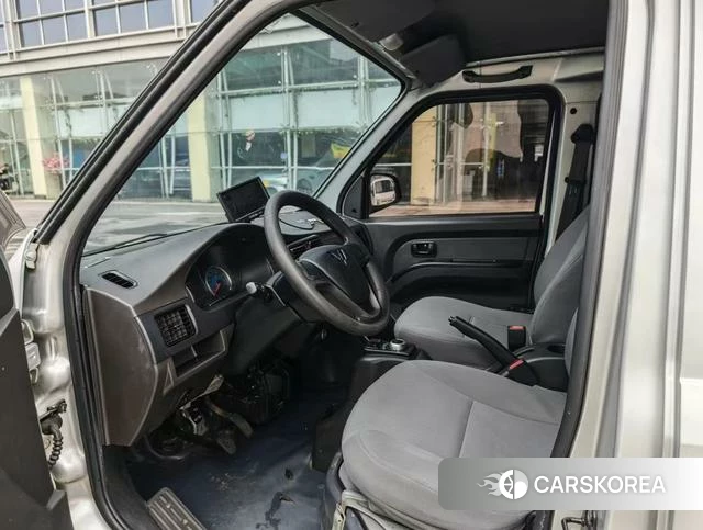 Wuling Automobile Wuling EV50 2023 Серебристо-серый из Китая, фото 3