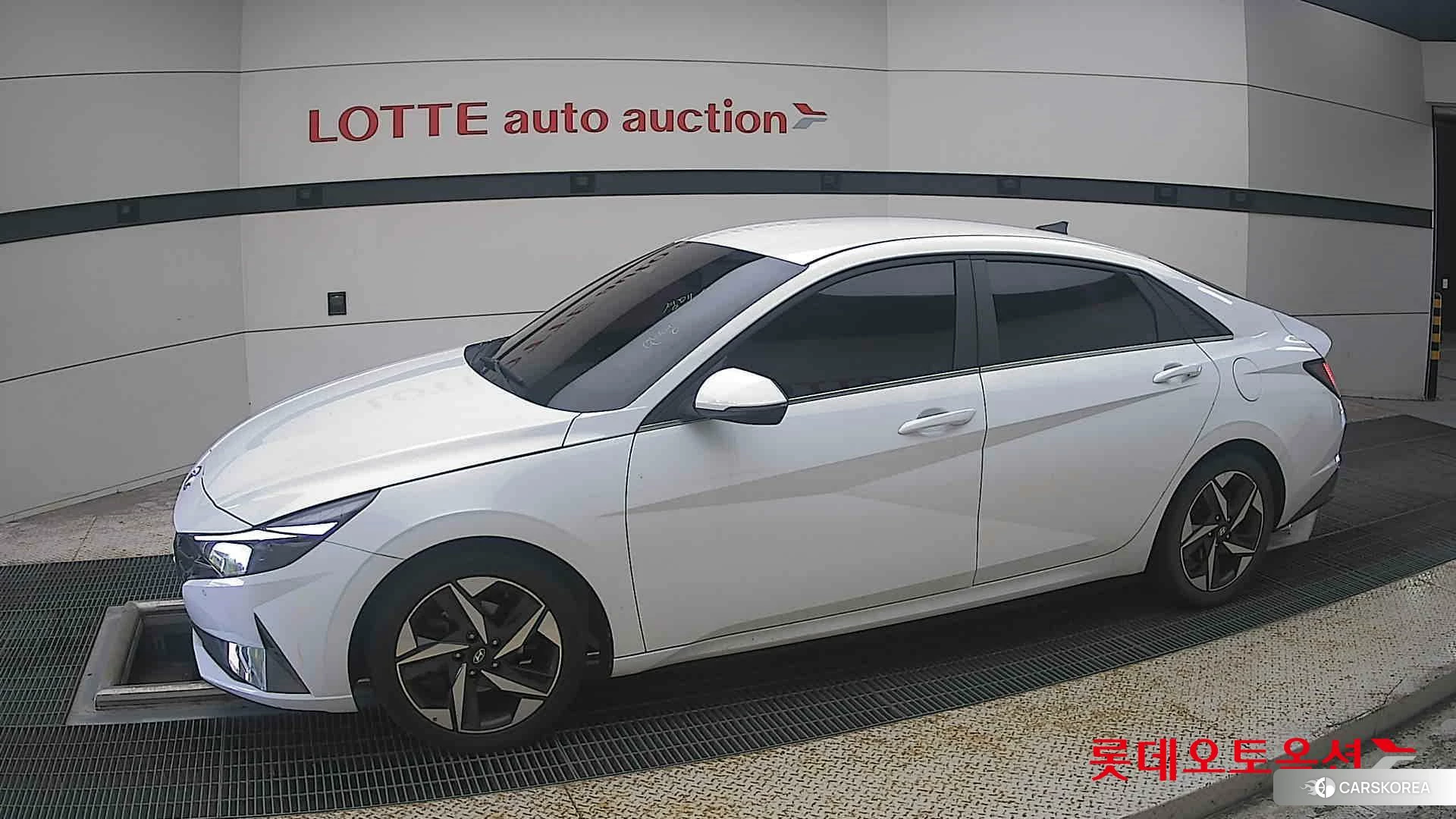 Hyundai Avante 2021 Polar White из Кореи, фото 3